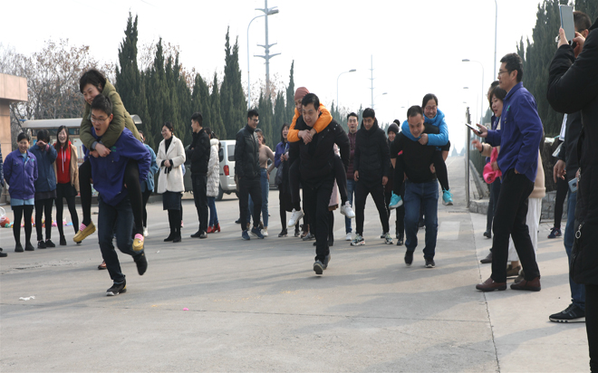 公司組織開(kāi)展慶祝“三八”婦女節(jié)系列活動(dòng) 大(1).jpg 公司組織開(kāi)展慶?!叭恕眿D女節(jié)系列活動(dòng) 大(1).jpg